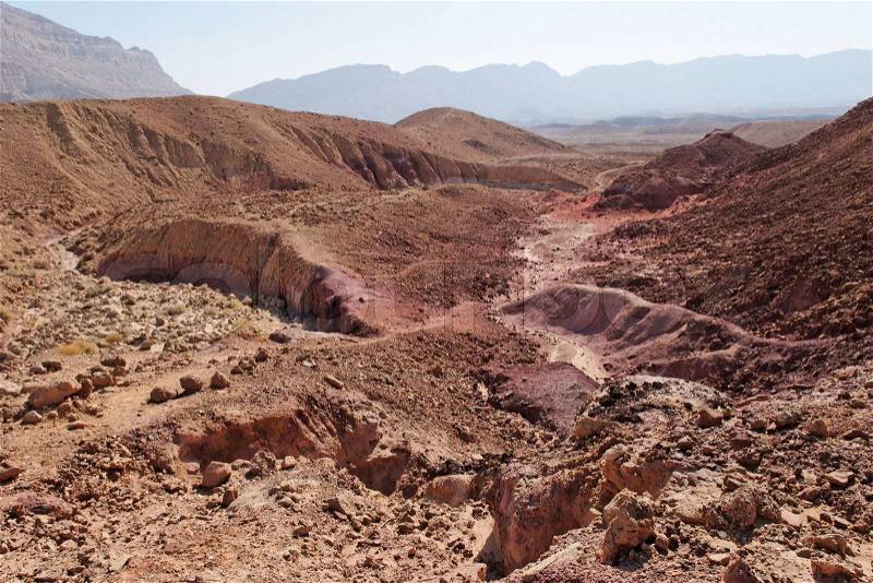 3346320-792523-scenic-desert-landscape-in-the-small-crater-makhtesh-katan-in-israel-s-negev-desert.jpg
