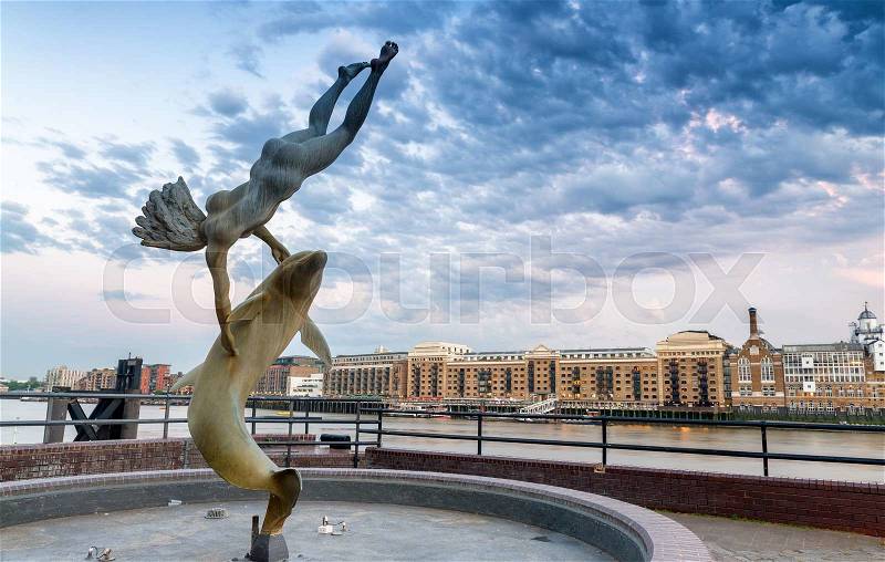 дельфин статуя фонтан лондон скачать