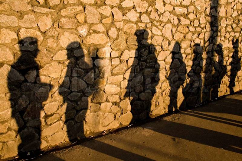 Passeio -- Akihito - Página 7 1576055-shadows-on-the-stone-wall-cast-by-random-people