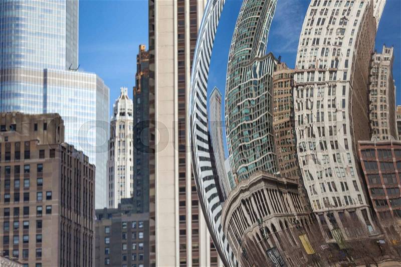 CHICAGO, USA - APRIL 02: Cloud Gate and Chicago skyline on April 02, 2014 in Chicago (USA), stock photo