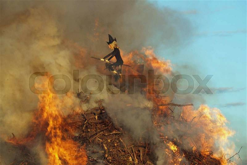 Stock image of \'witch, smoke, fire\'