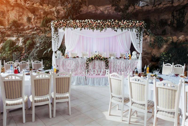 Luxurious room of the restaurant to celebrate a wedding celebration, stock photo