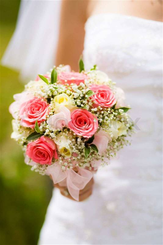 Embrace Pink Roses for Your Wedding Flowers