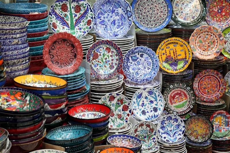 Handmade dishes at the Grand Bazaar in Istanbul, Turkey, stock photo