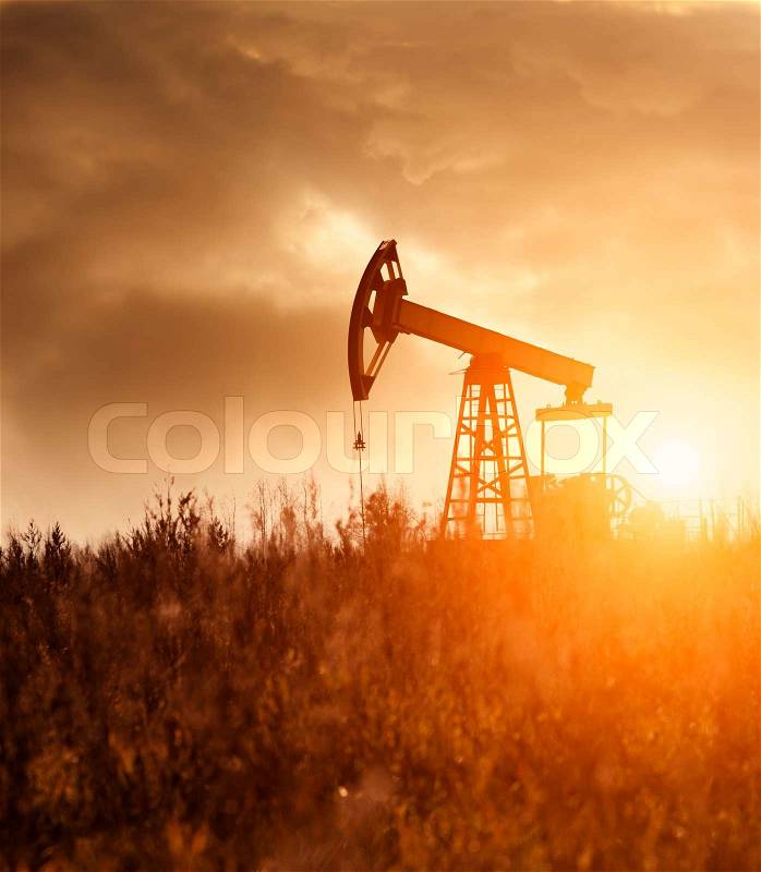 Oil Pump Silhoutte, stock photo